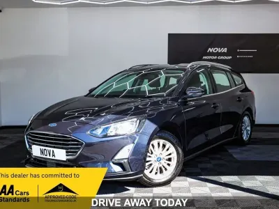 Used Ford Focus Titanium 155 HP (114 kW) 2020 Blue Estate