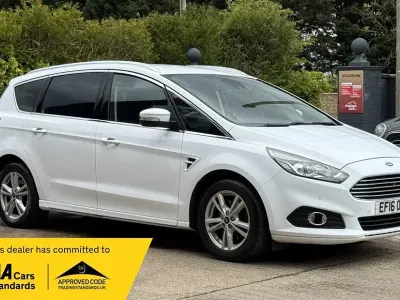 Used Ford S-MAX Titanium 150 HP (110 kW) 2016 White MPV