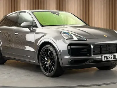 Used Porsche Cayenne Turbo 550 HP (404 kW) 2022 Quartzite grey SUV