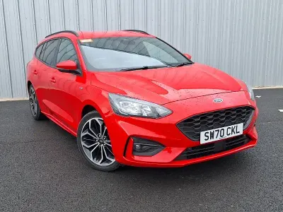 Używany Ford Focus ST-Line X 120 KM (88 kW) 2020 Czerwony Kombi