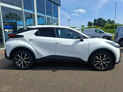 Używany Toyota C-HR Design 138 KM (101 kW) 2025 Biały SUV