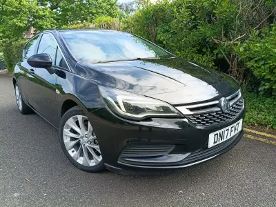 Used Vauxhall Astra Design Edition 125 HP (91 kW) 2017 Black Hatchback