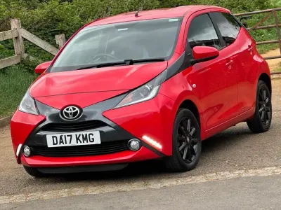 Gebraucht Toyota Aygo x-style 69 PS (50 kW) 2017 Rot Kleinwagen