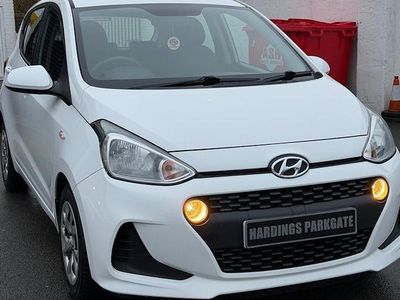 Used Hyundai i10 SE 67 HP (49 kW) 2019 White Hatchback