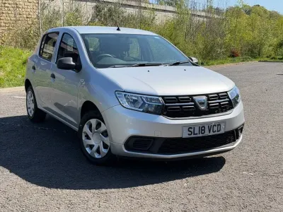 Używany Dacia Sandero Ambiance 90 KM (66 kW) 2018 Srebrny Hatchback