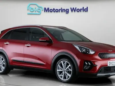 Gebraucht Kia Niro 141 PS (103 kW) 2022 Rot SUV