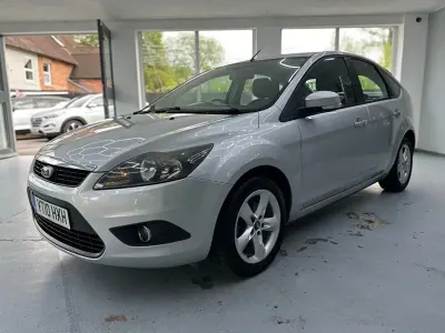Used Ford Focus Zetec 110 HP (80 kW) 2010 Silver Hatchback