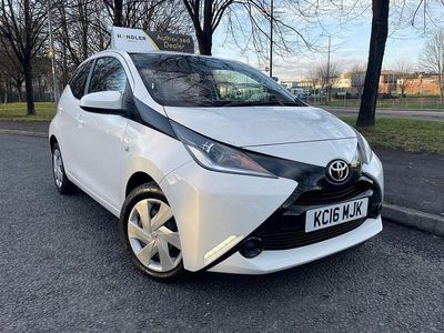 Used Toyota Aygo X-play 2016 White Hatchback