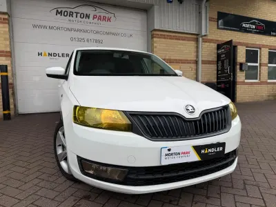 Used Skoda Rapid Elegance 90 HP (66 kW) 2014 White Hatchback