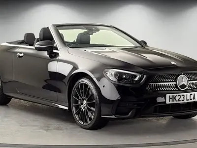 Begagnad Mercedes E400 AMG line 330 HK (242 kW) 2023 Svart Cab