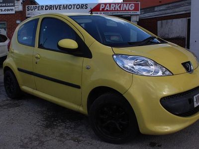 Used Peugeot 107 68 HP (50 kW) 2006 Yellow Hatchback