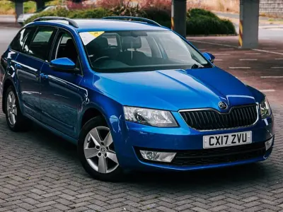 Used Skoda Octavia SE 115 HP (84 kW) 2017 Blue Estate