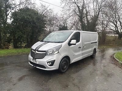 Used Vauxhall Vivaro Sportive 115 HP (84 kW) 2015 Grey MPV