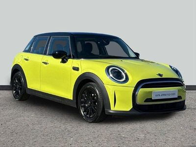 Usado Mini Cooper Classic 134 HP (98 kW) 2023 Amarelo Citadino