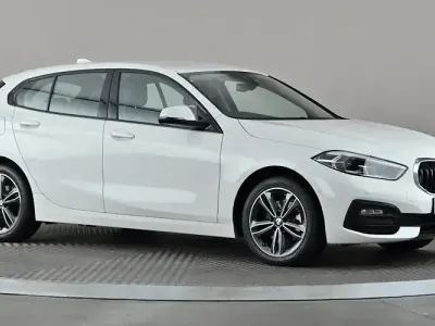 Used BMW 118 Sport Line 136 HP (100 kW) 2022 White Hatchback