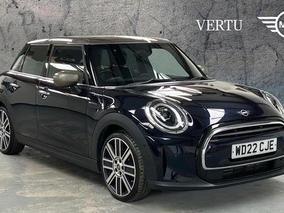Usado Mini Cooper Exclusive 136 CV (100 kW) 2022 Negro Utilitario