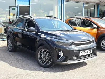 Używany Kia Stonic 100 KM (73 kW) 2024 Czarny SUV