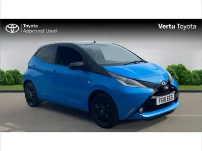 Used Toyota Aygo X-cite 69 HP (50 kW) 2016 Blue Hatchback