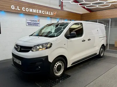 Used Vauxhall Vivaro S 100 HP (73 kW) 2022 White MPV