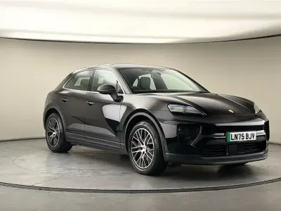 Usado Porsche Macan 379 kW (516 HP) 2025 Preto SUV