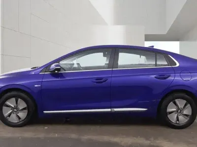Usado Hyundai Ioniq Premium 141 CV (103 kW) 2021 Azul Utilitario