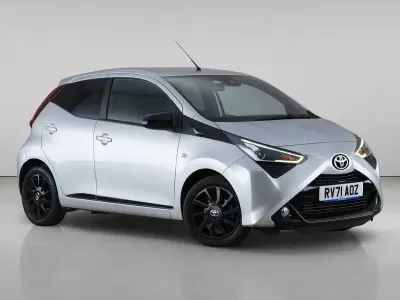 Used Toyota Aygo Trend 72 HP (52 kW) 2021 Silver Hatchback
