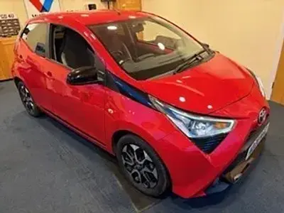 Used Toyota Aygo Trend 72 HP (52 kW) 2020 Red Hatchback