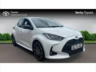 Used Toyota Yaris Sport 113 HP (83 kW) 2024 White Hatchback