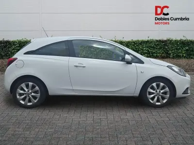 Used Vauxhall Corsa 74 HP (54 kW) 2017 White Hatchback