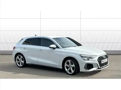 Używany Audi A3 S-Line 110 KM (80 kW) 2023 Biały Sedan/Limuzyna