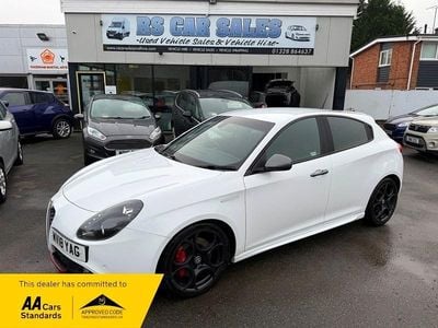 Used Alfa Romeo Giulietta Edizione Speciale 175 HP (128 kW) 2018 White Hatchback