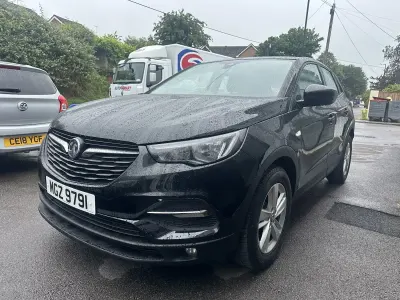 Used Vauxhall Grandland X 130 HP (95 kW) 2019 Black SUV