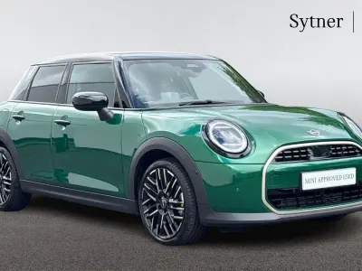 Used Mini Cooper Hatch 154 HP (113 kW) 2024 Green Hatchback