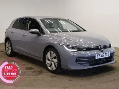Usado VW Golf VIII Match 115 CV (84 kW) 2025 Gris Utilitario