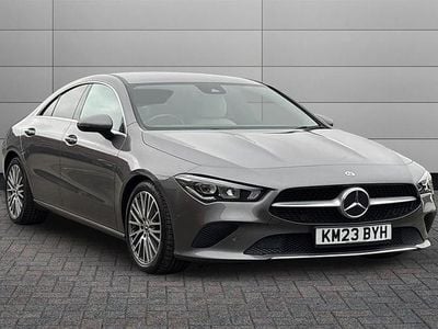 Begagnad Mercedes CLA200 Executive 163 HK (119 kW) 2023 Grå Sedan
