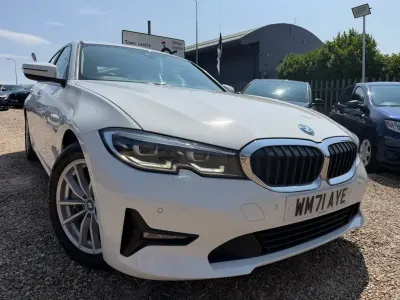 Used BMW 330e Comfort Edition 292 HP (214 kW) 2022 White Sedan