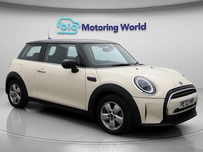 White Used 2022 Mini Cooper Classic Hatchback | £17,275 (Fair price)