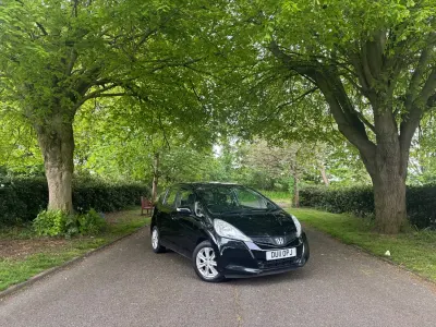 Używany Honda Jazz ES 2011 Czarny Hatchback