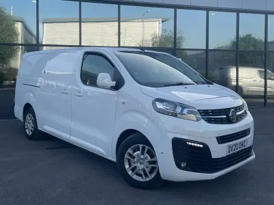 Used Vauxhall Vivaro Sportive 120 HP (88 kW) 2020 White MPV