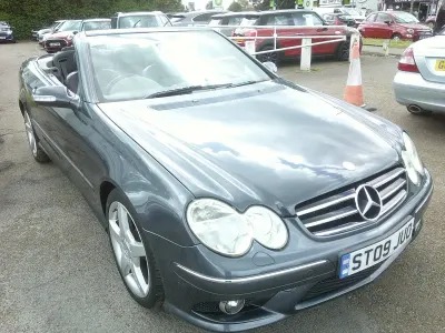 Käytetty Mercedes CLK200 2009 Harmaa Avoauto