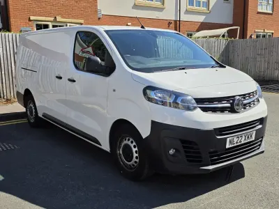 Used Vauxhall Vivaro 150 HP (110 kW) 2022 White MPV
