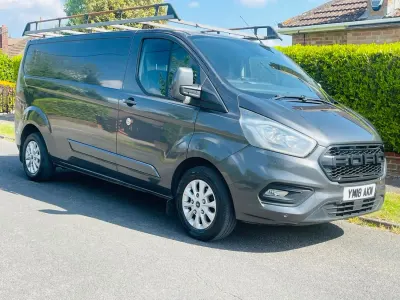 Begagnad Ford Transit Custom Limited 130 HK (95 kW) 2018 Grå Van