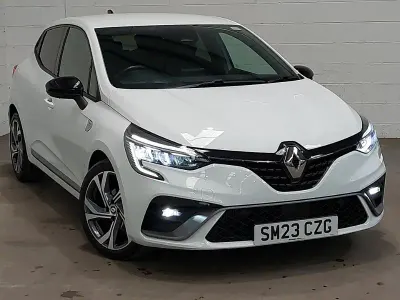 Used Renault Clio V RS Line 90 HP (66 kW) 2023 White Hatchback