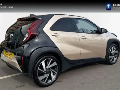 Used Toyota Aygo X 72 HP (52 kW) 2023 Beige SUV