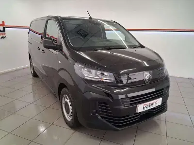 Begagnad Peugeot Expert 2025 Svart Van