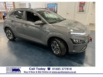Usado Hyundai Kona Premium 100 kW (136 CV) 2023 Gris SUV