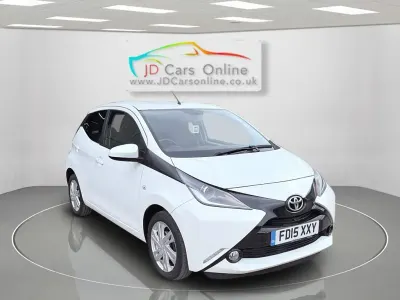 Used Toyota Aygo x-press 2015 White Hatchback