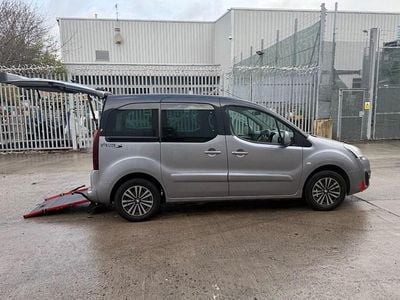 Used Peugeot Partner Tepee Allure 100 HP (73 kW) 2017 Grey MPV