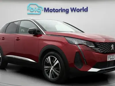 Used Peugeot 3008 Allure+ 300 HP (220 kW) 2023 Red SUV