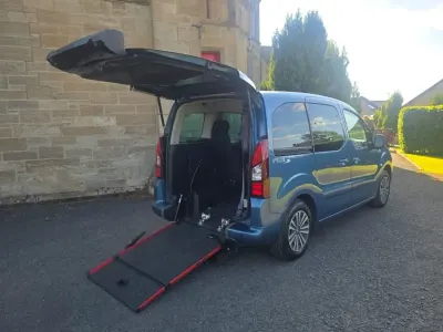 Gebraucht Peugeot Partner Tepee Allure 2016 Blau Van / Kleinbus